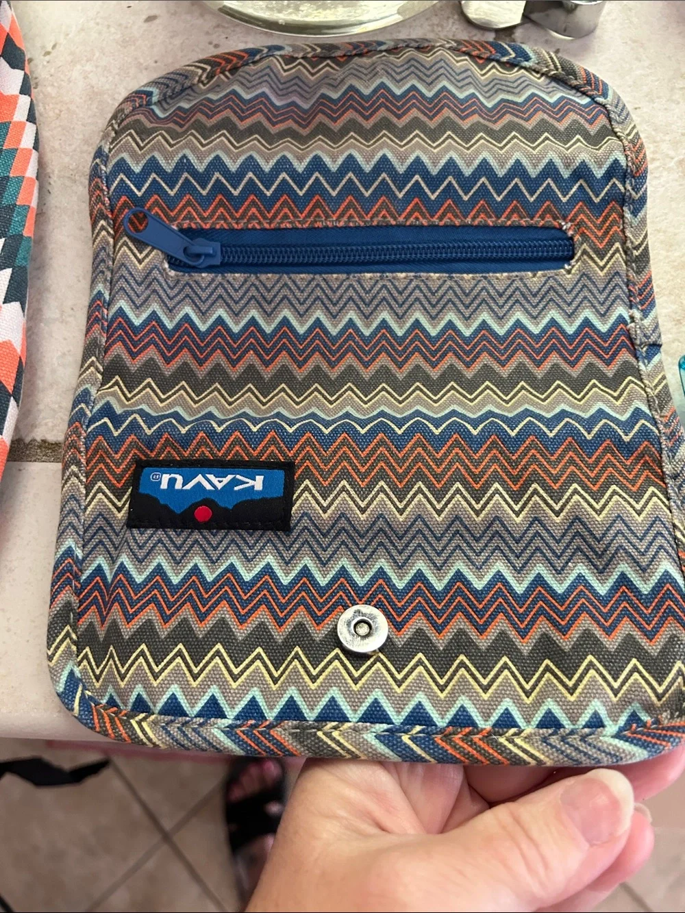 Kavu Chevron Sling Backpack in Coral, Teal & White With Wallet
